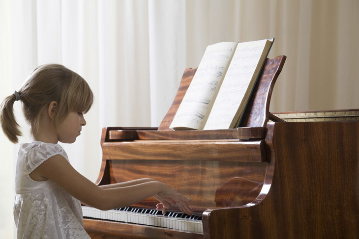 Những lý do mà bạn nên cho trẻ học đàn Piano