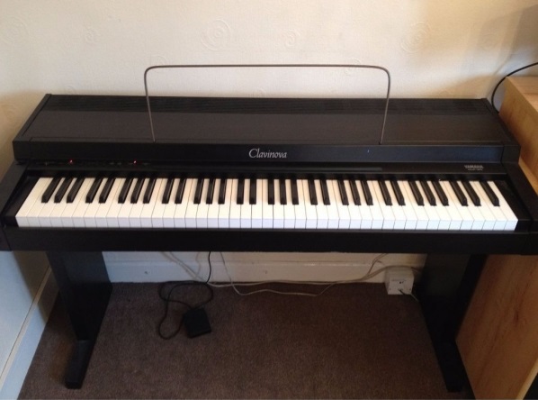 Đàn piano điện hay piano cơ thích hợp với bạn