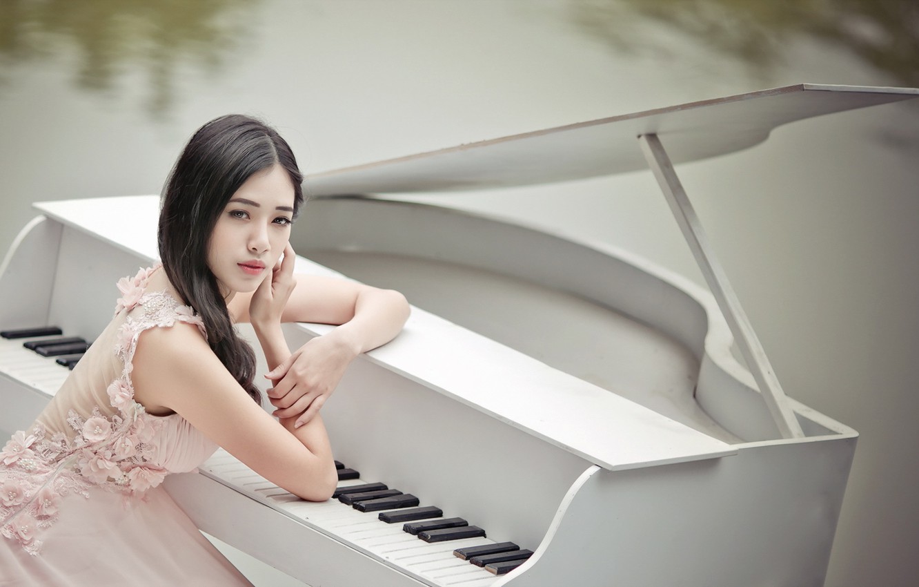 Khám phá 4 mẫu đàn piano điện màu trắng đẹp, sang trọng phù hợp cho bạn nữ
