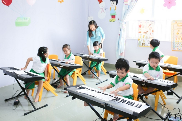 Lứa tuổi thích hợp mua đàn cho trẻ nhỏ