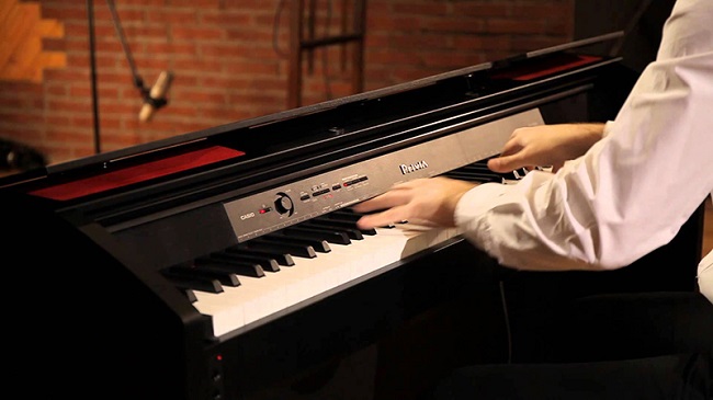 Vệ sinh bàn phím và đàn piano điện đúng cách