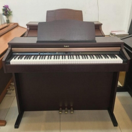 Đàn piano điện Roland HP103